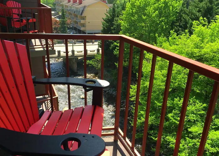 Baymont By Wyndham Gatlinburg On The River