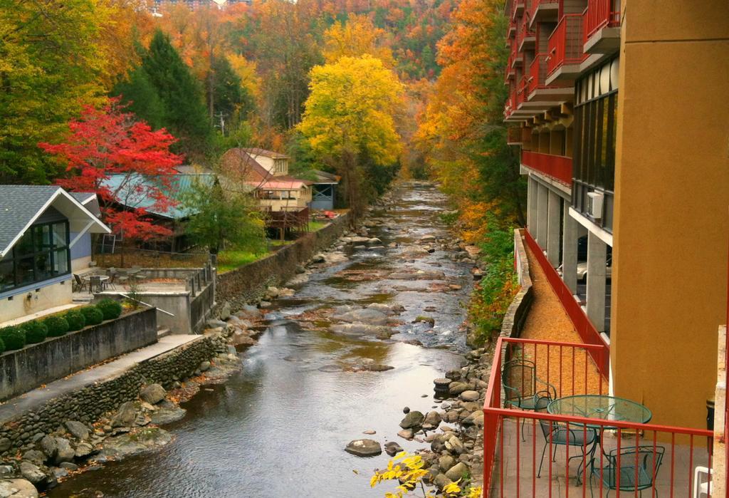 Hotel Baymont By Wyndham On The River