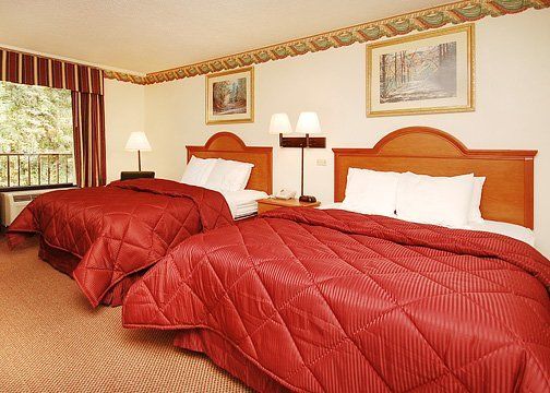 Baymont By Wyndham On The River Hotel 2*